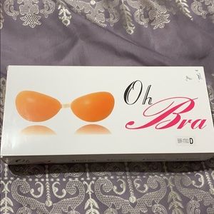 backless and strapless bra